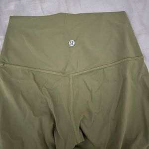 lulu lemon capri leggings